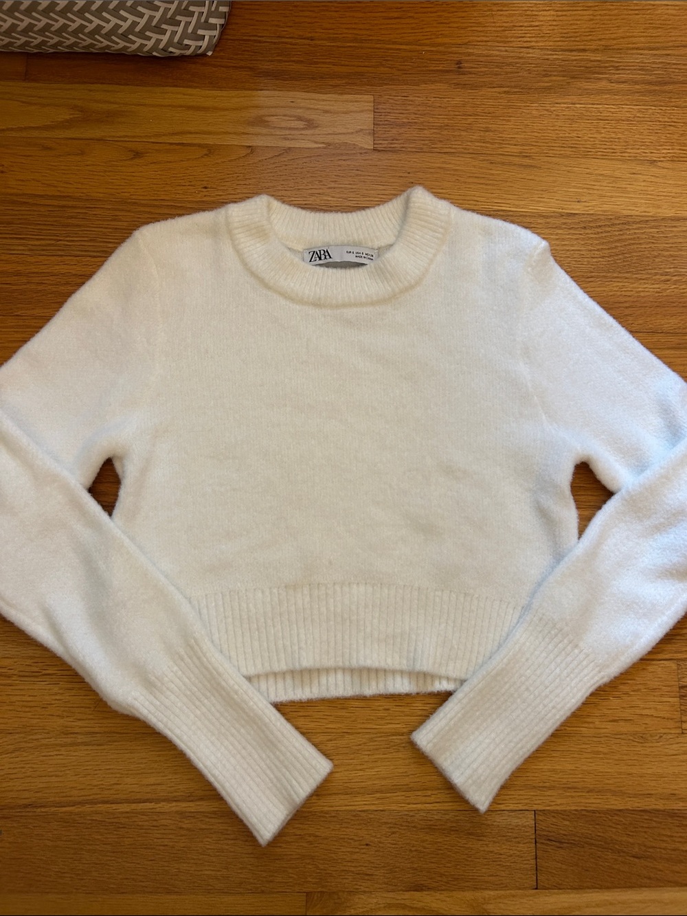 ZARA Ivory Cropped Crewneck Sweater